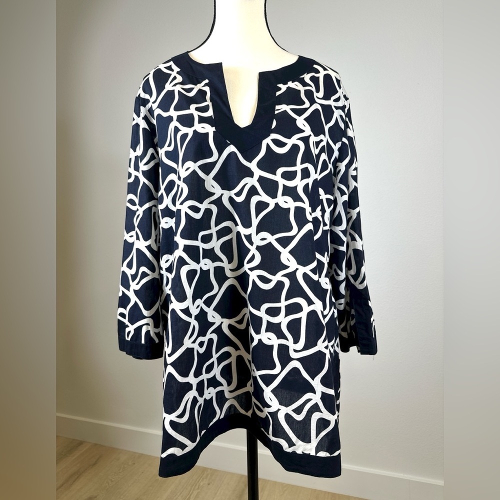 Jones Wear Navy and White Tunic Top